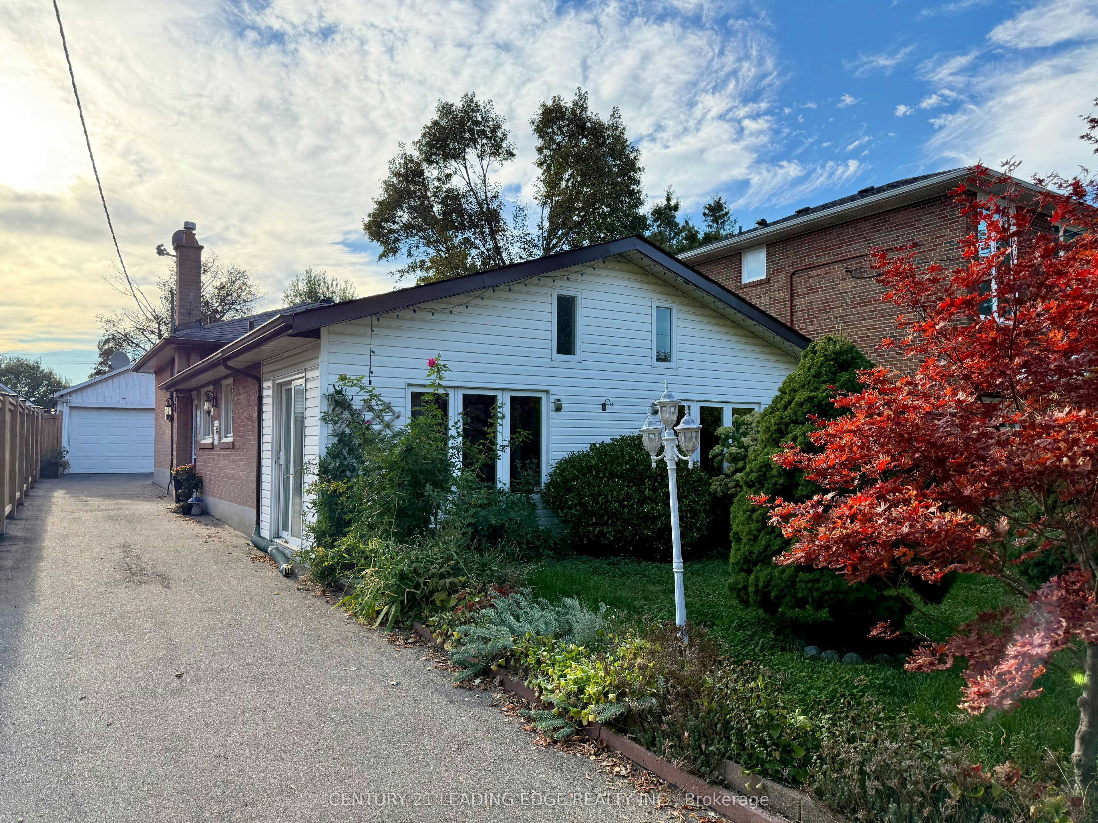 22 Highbury Road, Toronto, ON, M9M 2J7 - 17