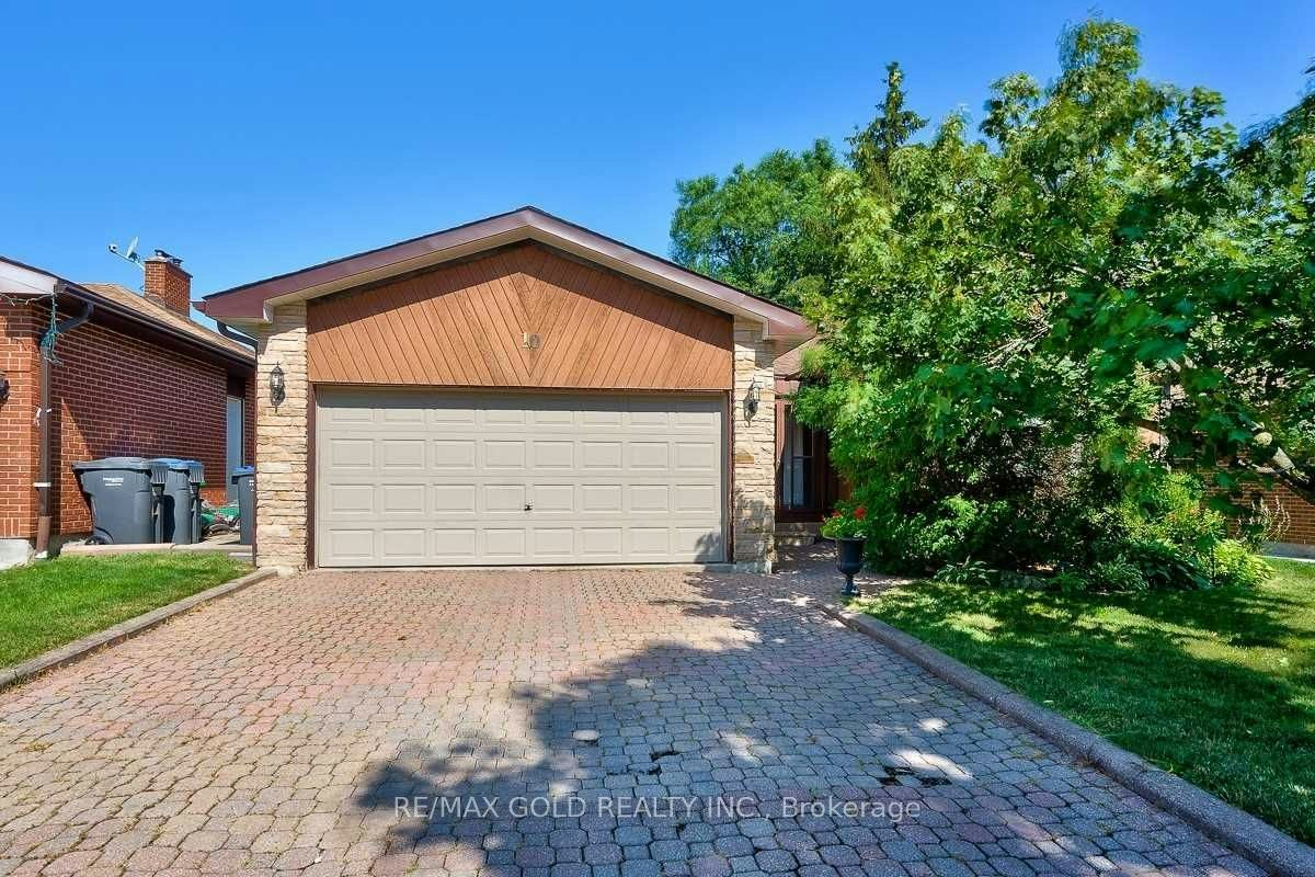 10 Milford Crescent, Brampton, ON, L6S 3E4