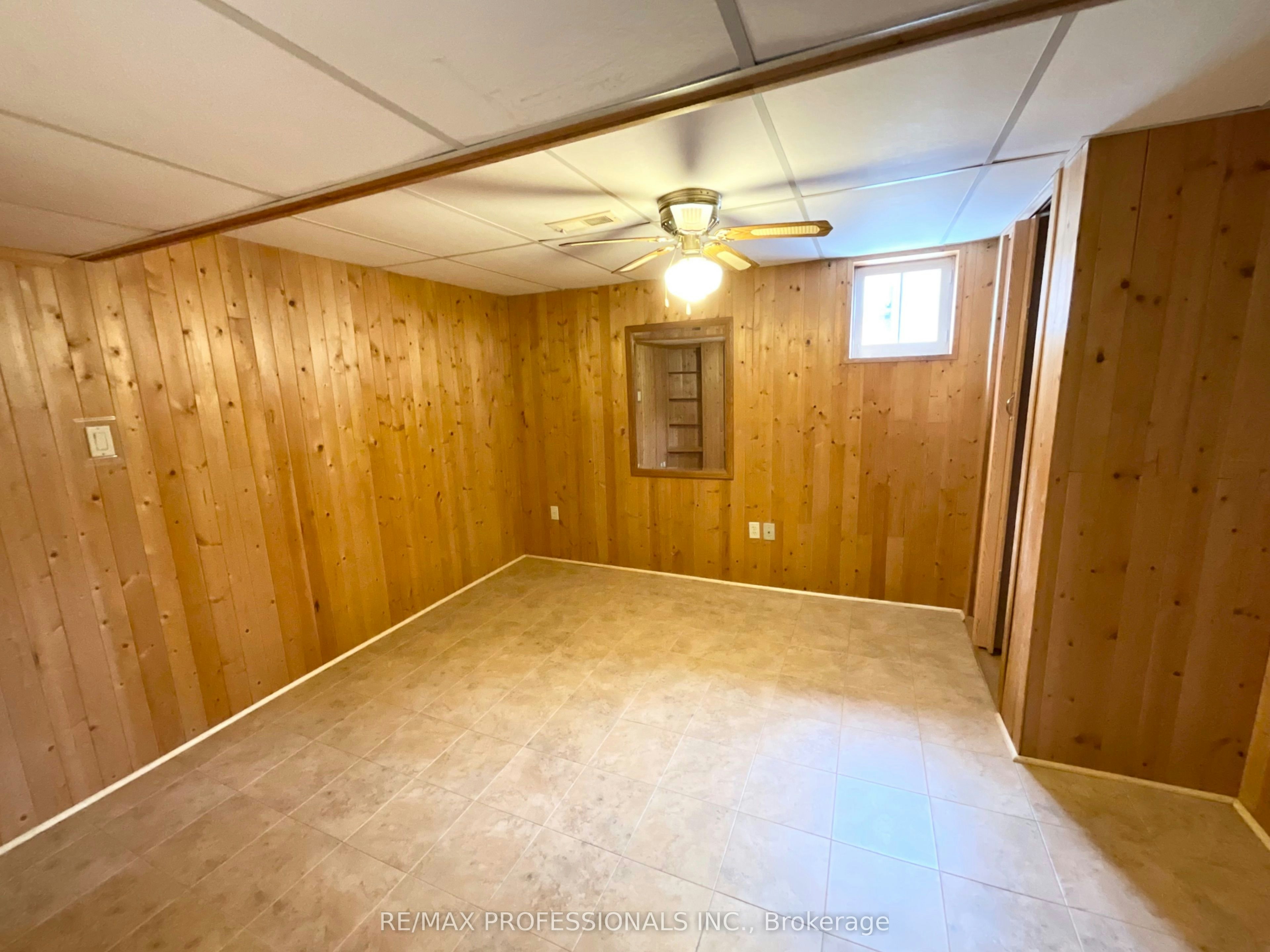 130 Yorkview Drive, Toronto, ON, M8Z 2G4 - 24