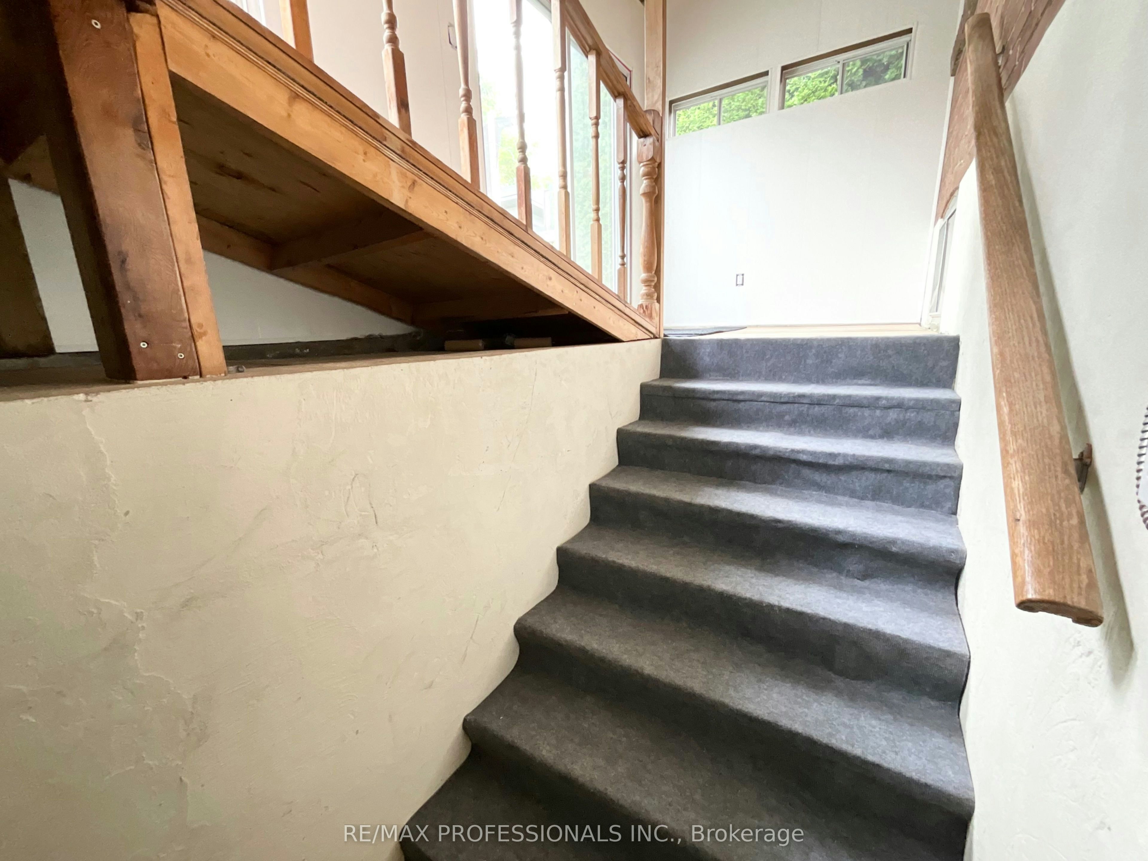 130 Yorkview Drive, Toronto, ON, M8Z 2G4 - 34