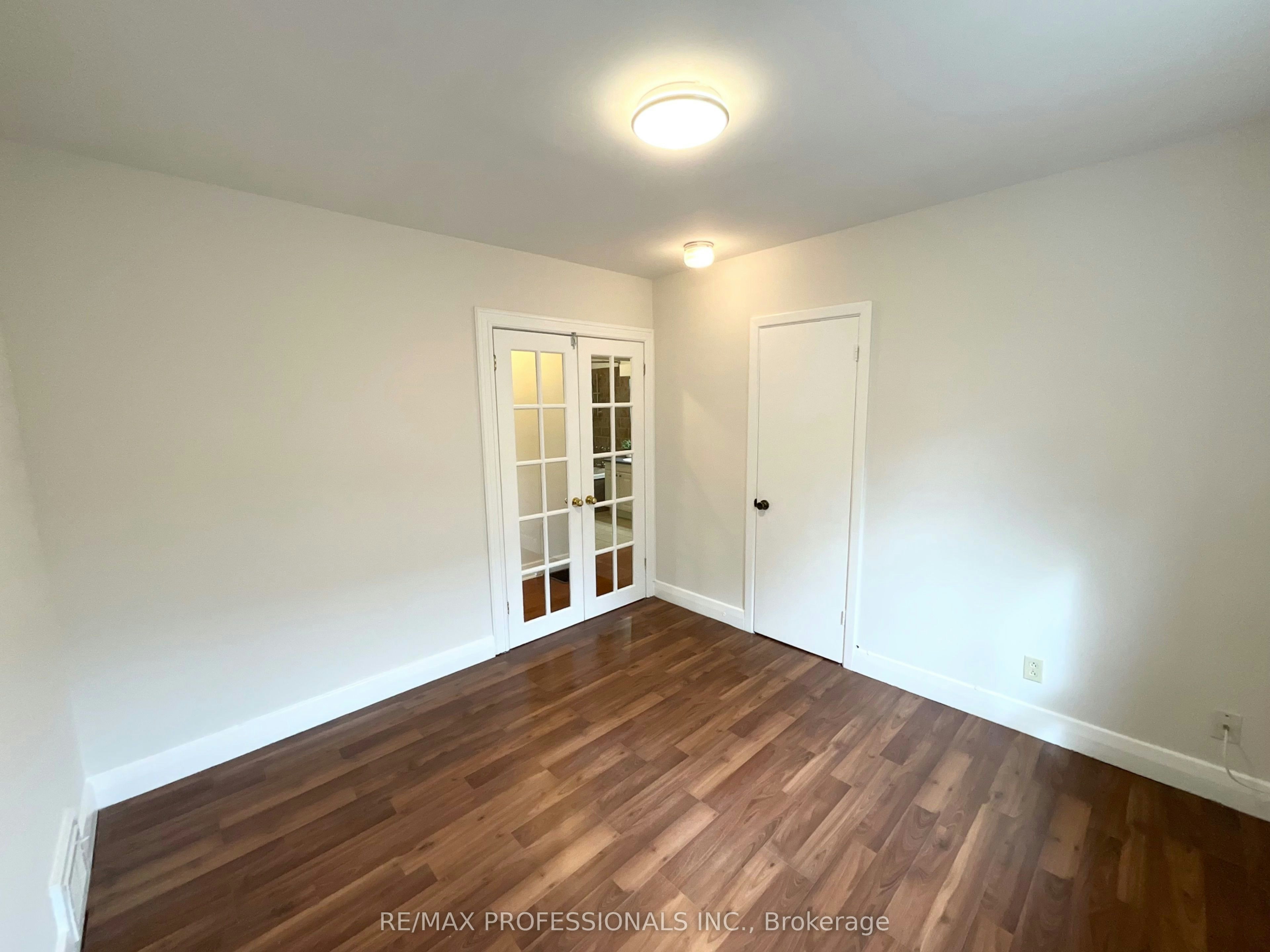 130 Yorkview Drive, Toronto, ON, M8Z 2G4 - 14