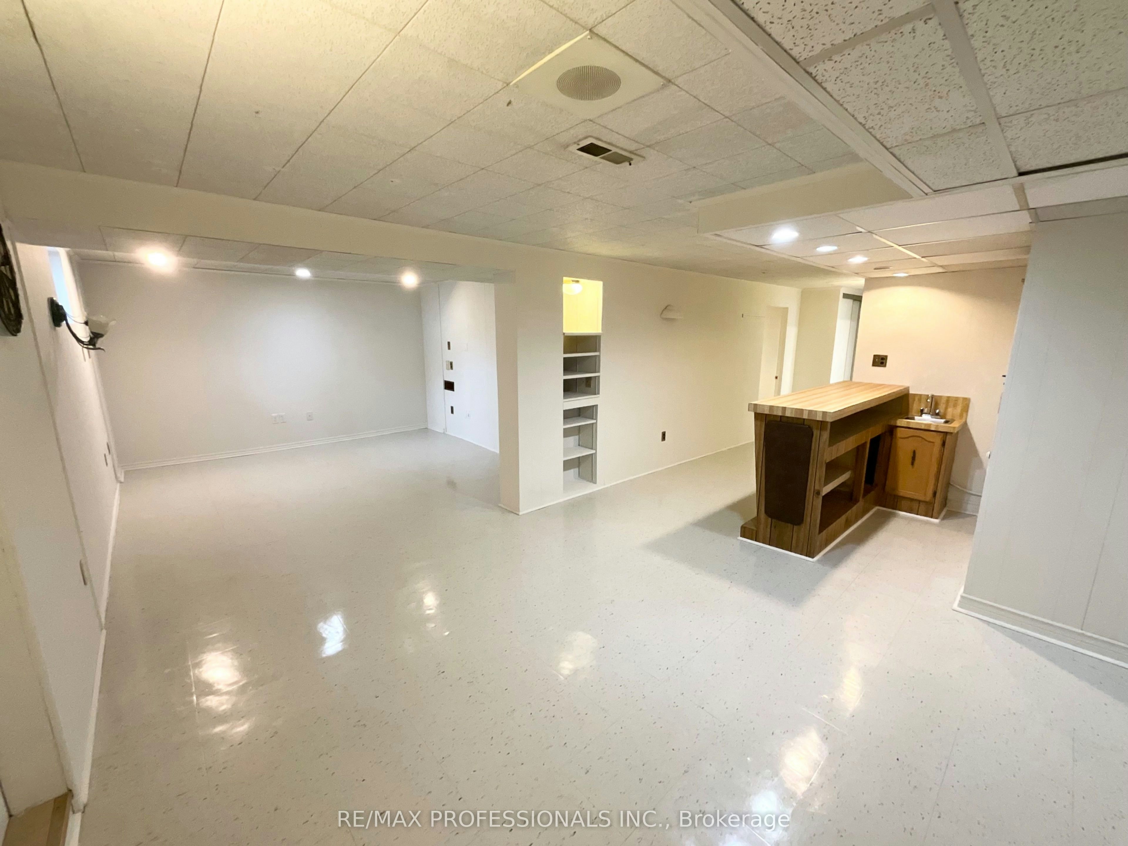130 Yorkview Drive, Toronto, ON, M8Z 2G4 - 29
