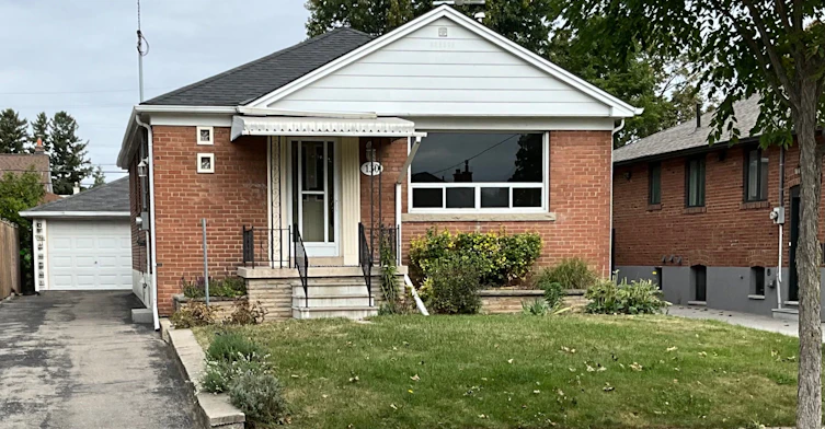 130 Yorkview Drive, Toronto, ON, M8Z 2G4