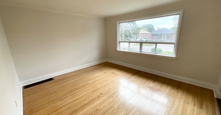 130 Yorkview Drive, Toronto, ON, M8Z 2G4 - 4