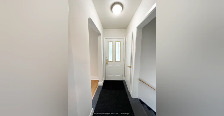 130 Yorkview Drive, Toronto, ON, M8Z 2G4 - 2