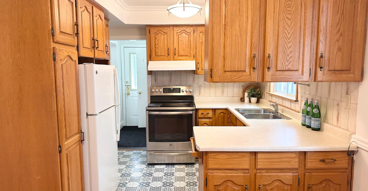 130 Yorkview Drive, Toronto, ON, M8Z 2G4 - 5