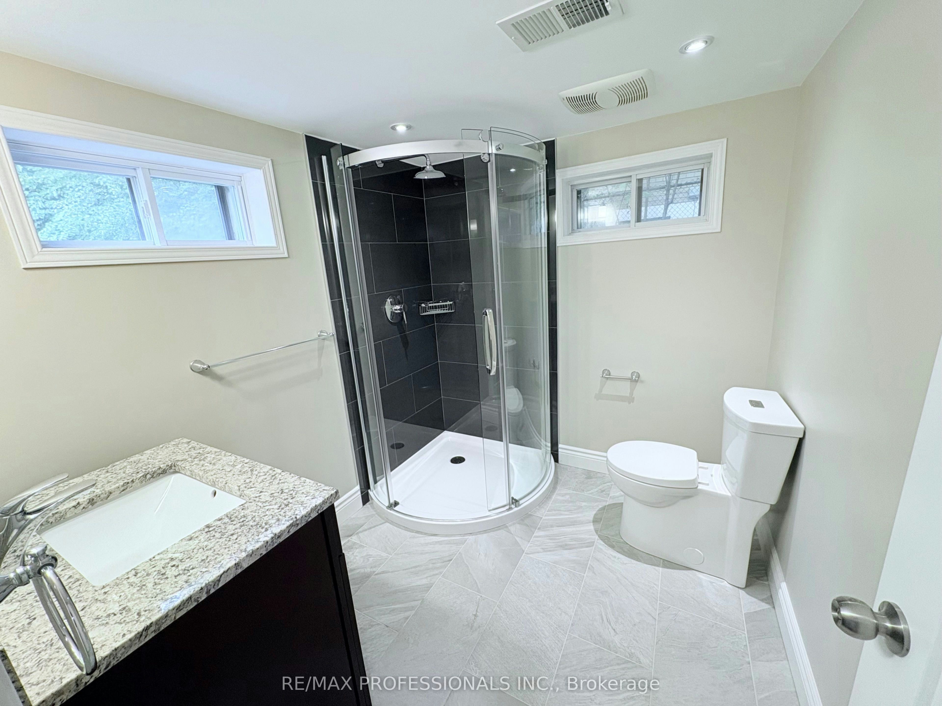 300 Burton Road, Oakville, ON, L6K 2K8 - 16