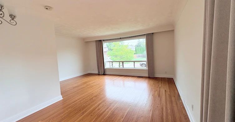 300 Burton Road, Oakville, ON, L6K 2K8 - 3