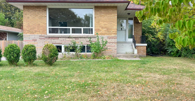 300 Burton Road, Oakville, ON, L6K 2K8
