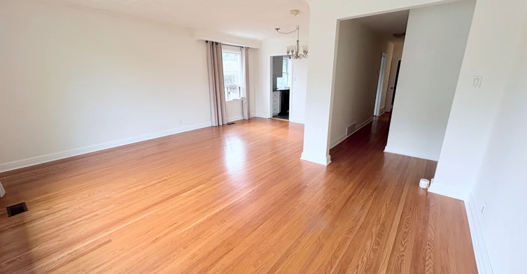 300 Burton Road, Oakville, ON, L6K 2K8 - 2