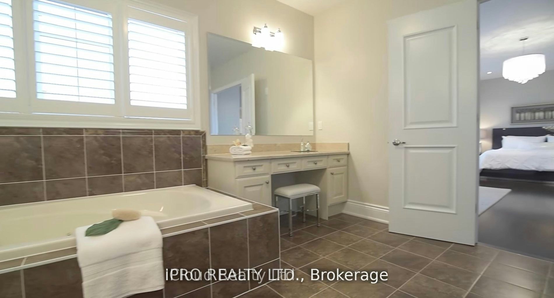 5116 Summersky Court, Mississauga, ON, L5M 0R3 - 18