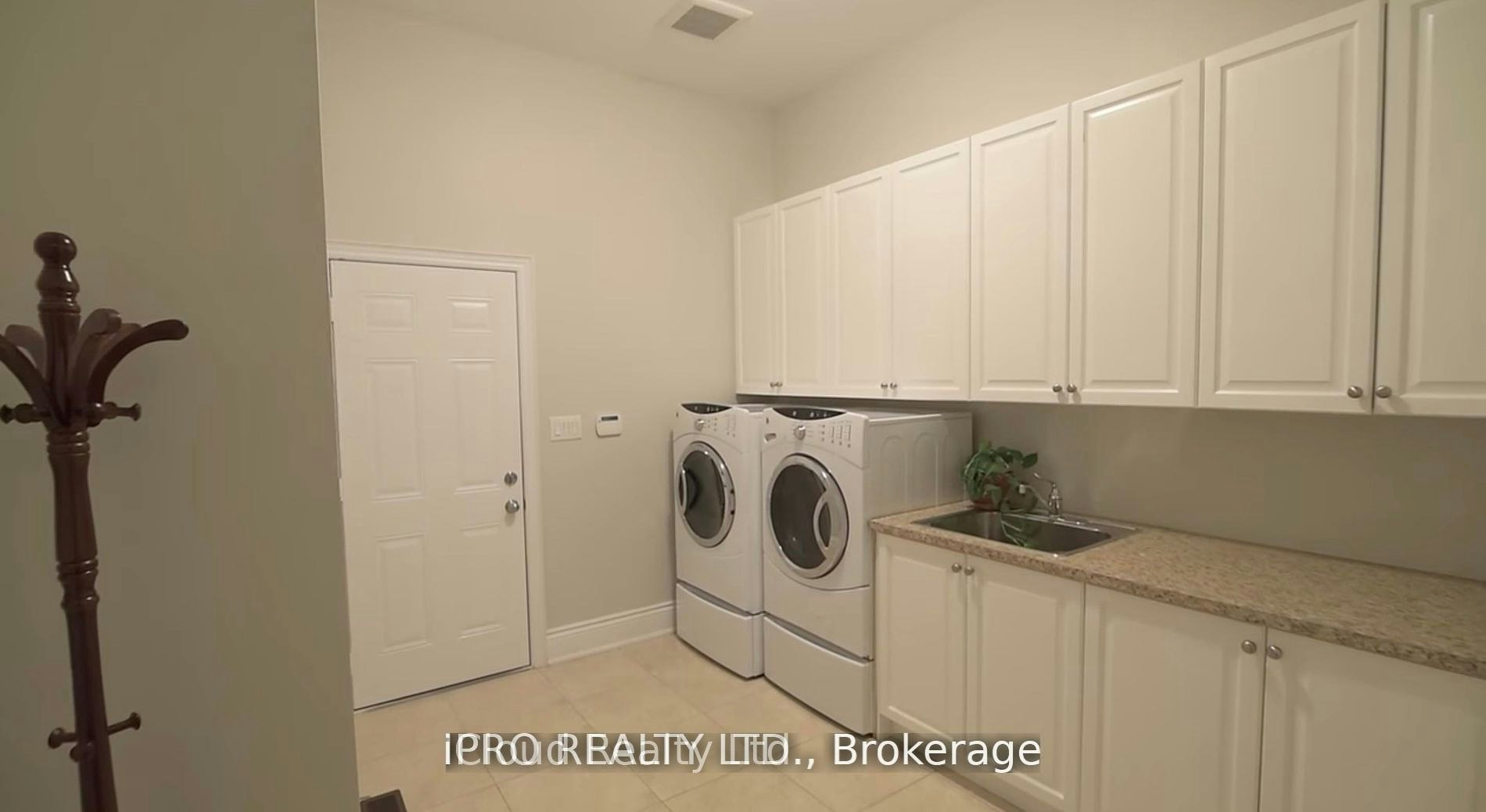 5116 Summersky Court, Mississauga, ON, L5M 0R3 - 12