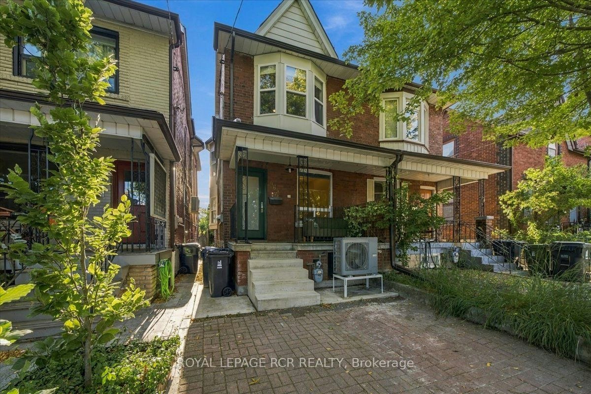 964 Shaw Street, Toronto, ON, M6G 3M7
