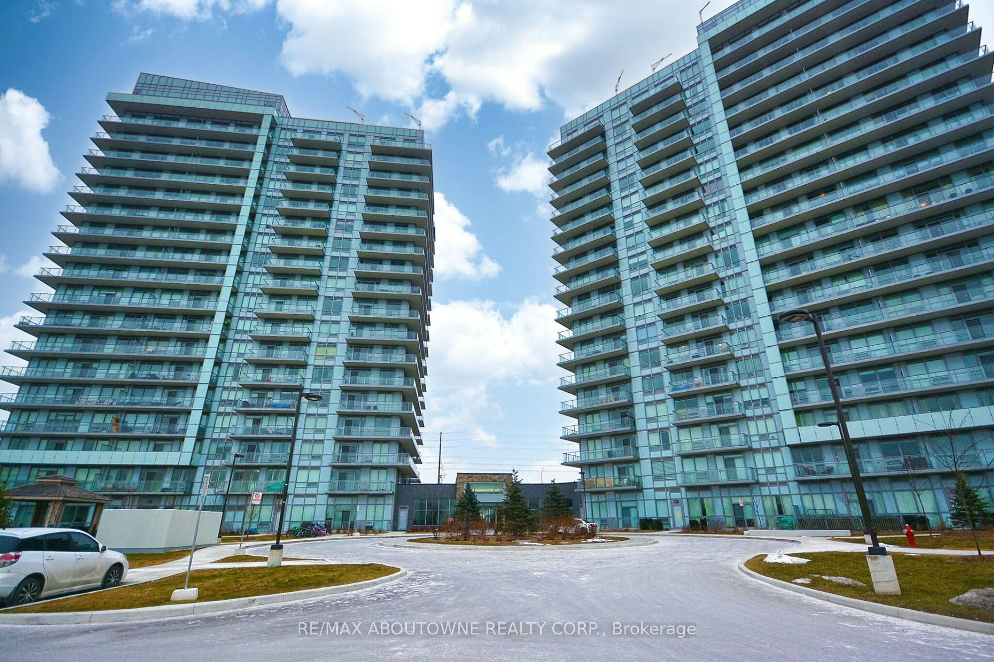 1202-4677 Glen Erin Drive, Mississauga, ON, L5M 2E3 - 2