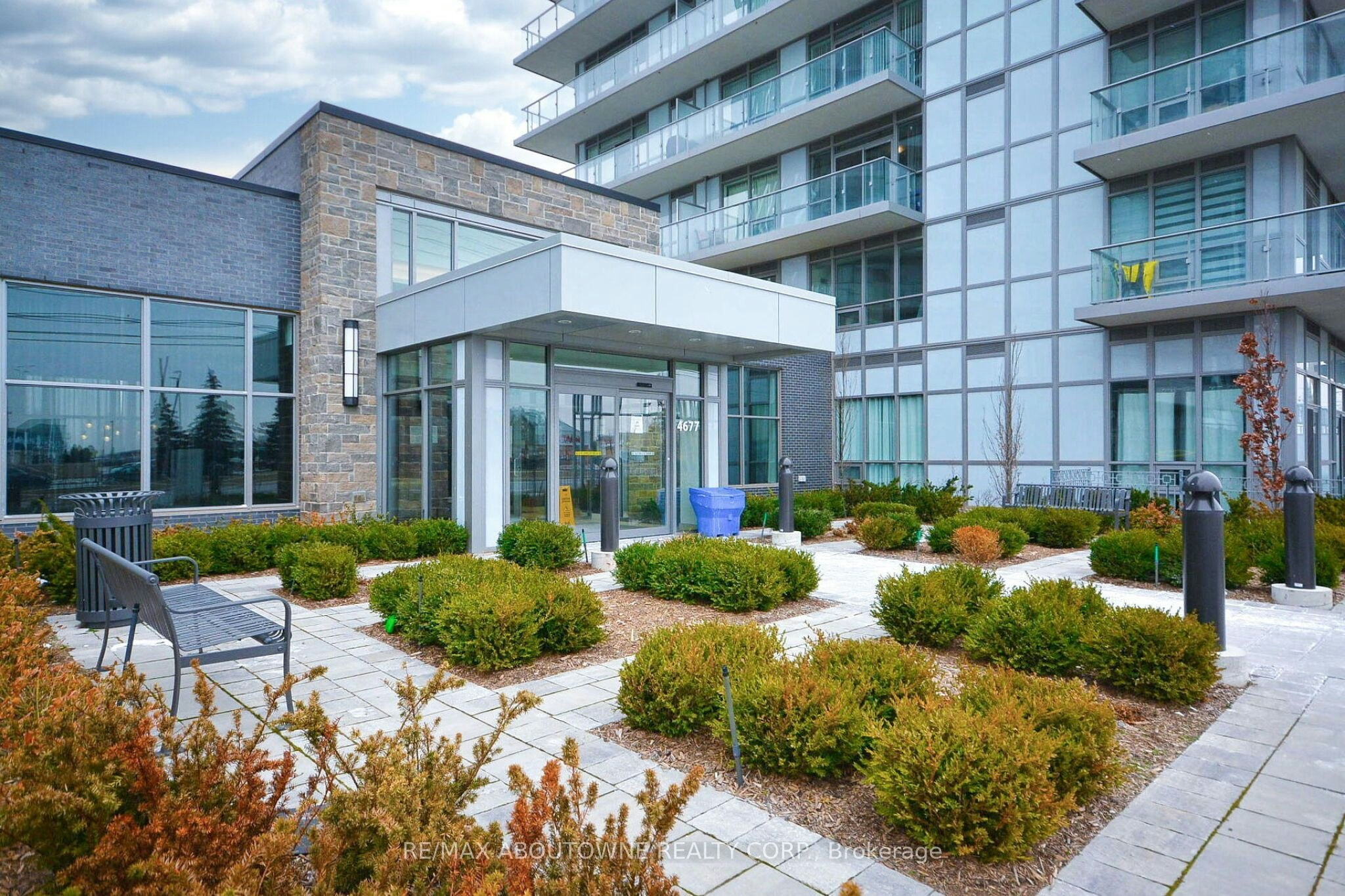 1202-4677 Glen Erin Drive, Mississauga, ON, L5M 2E3 - 3