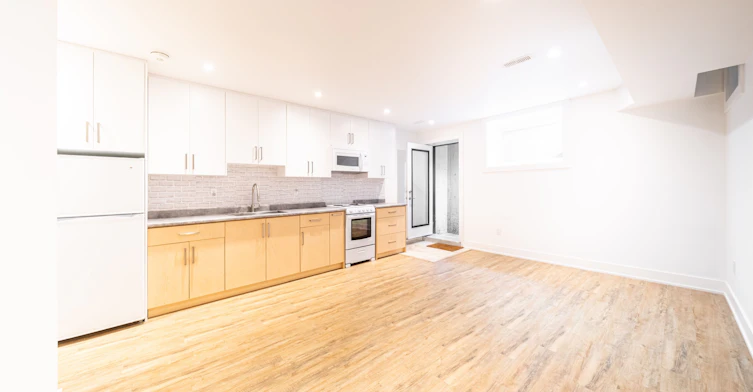 Lower-49 B East Drive, Toronto, ON, M6N 2N8