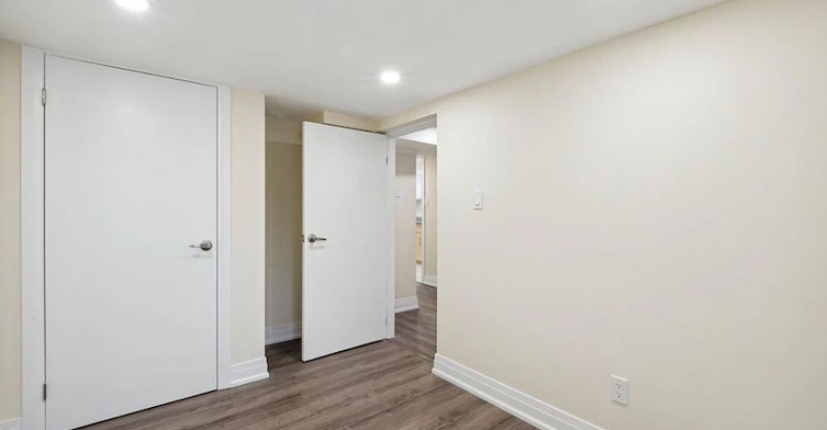1132 Glengrove Avenue, Toronto, ON, M6B 2K4 - 4