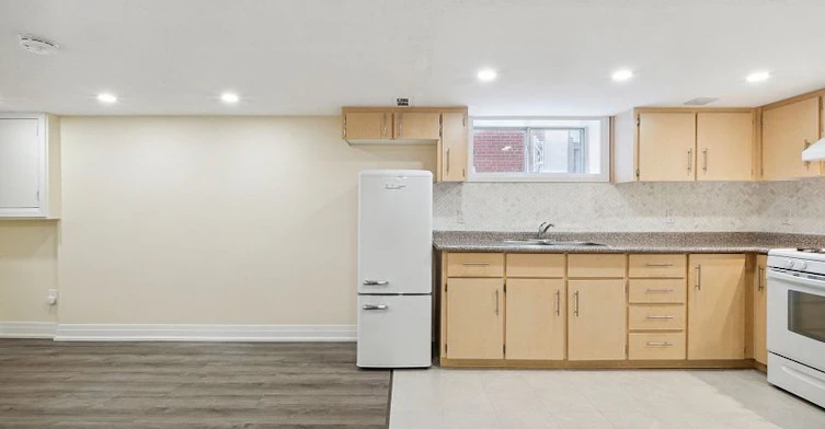 1132 Glengrove Avenue, Toronto, ON, M6B 2K4 - 3