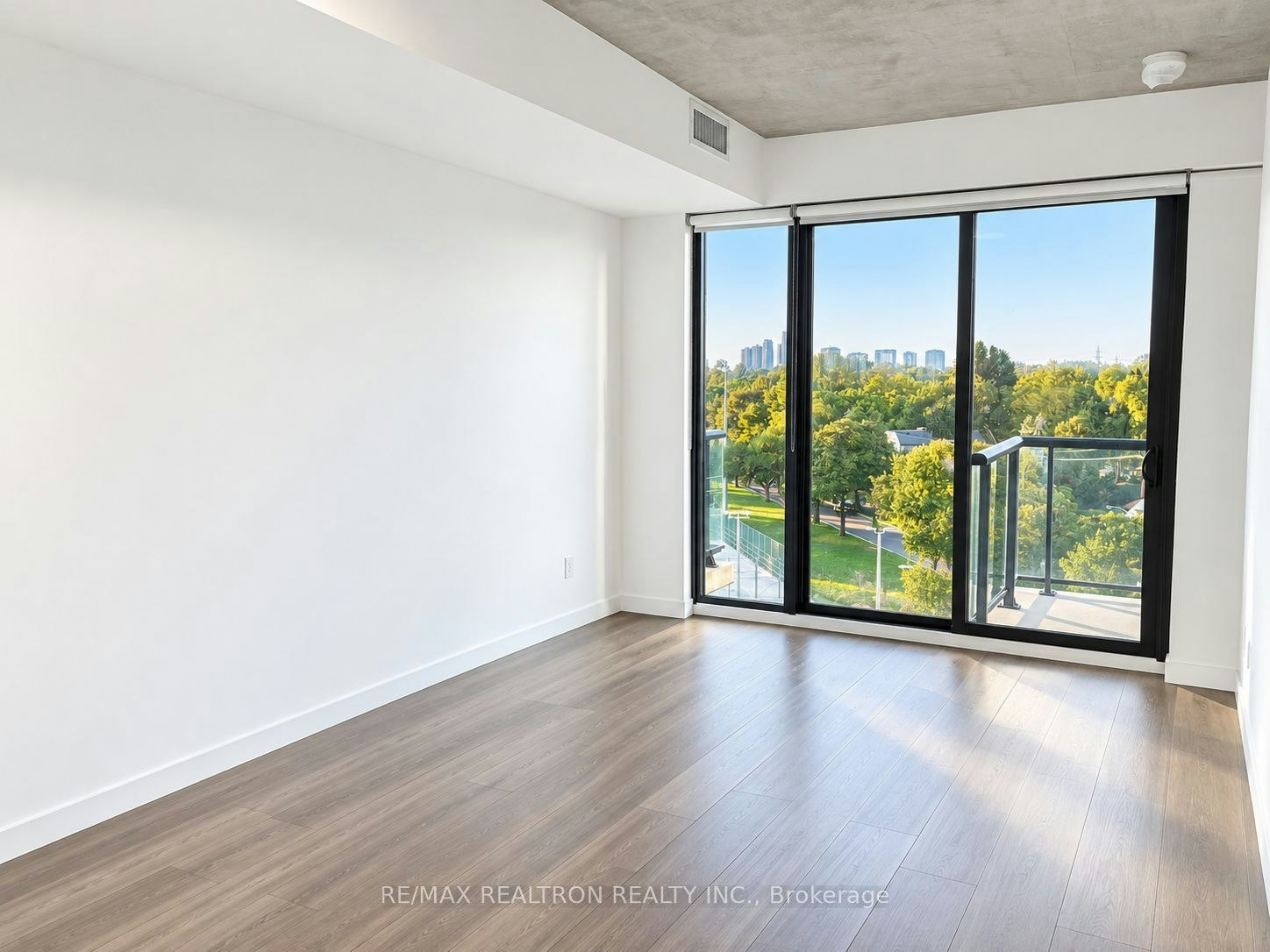 608-7 Smith Crescent, Toronto, ON, M8Z 0G3 - 10
