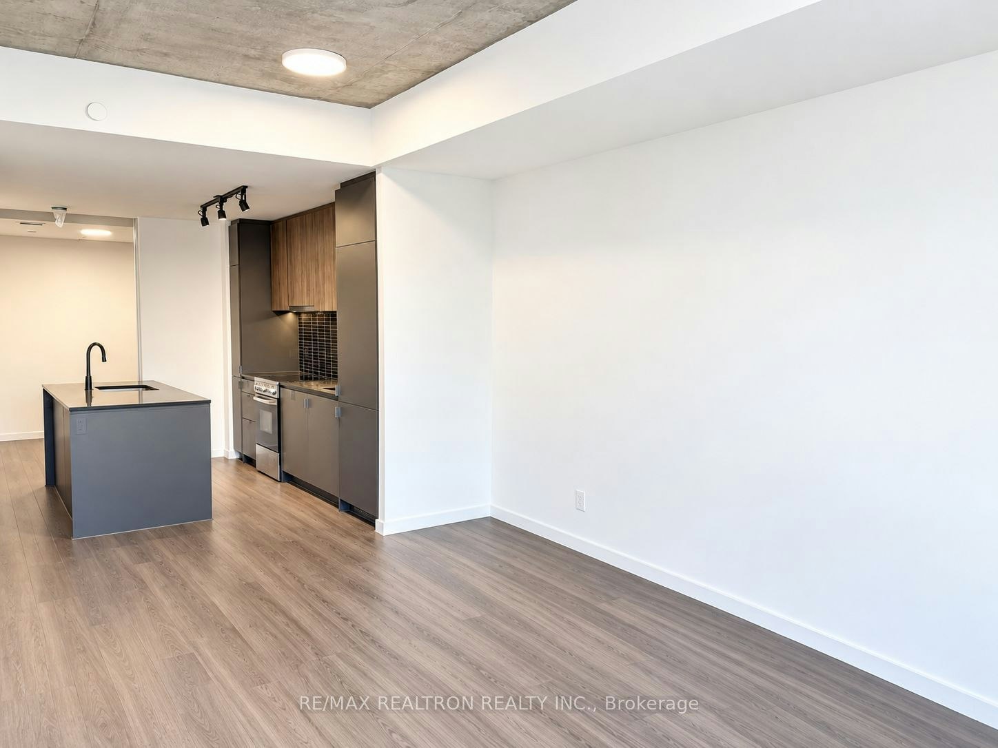 608-7 Smith Crescent, Toronto, ON, M8Z 0G3 - 8