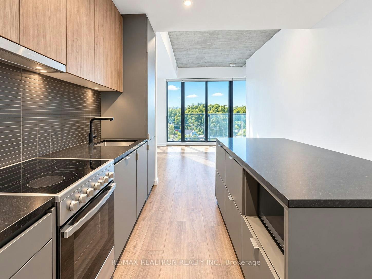 608-7 Smith Crescent, Toronto, ON, M8Z 0G3 - 6