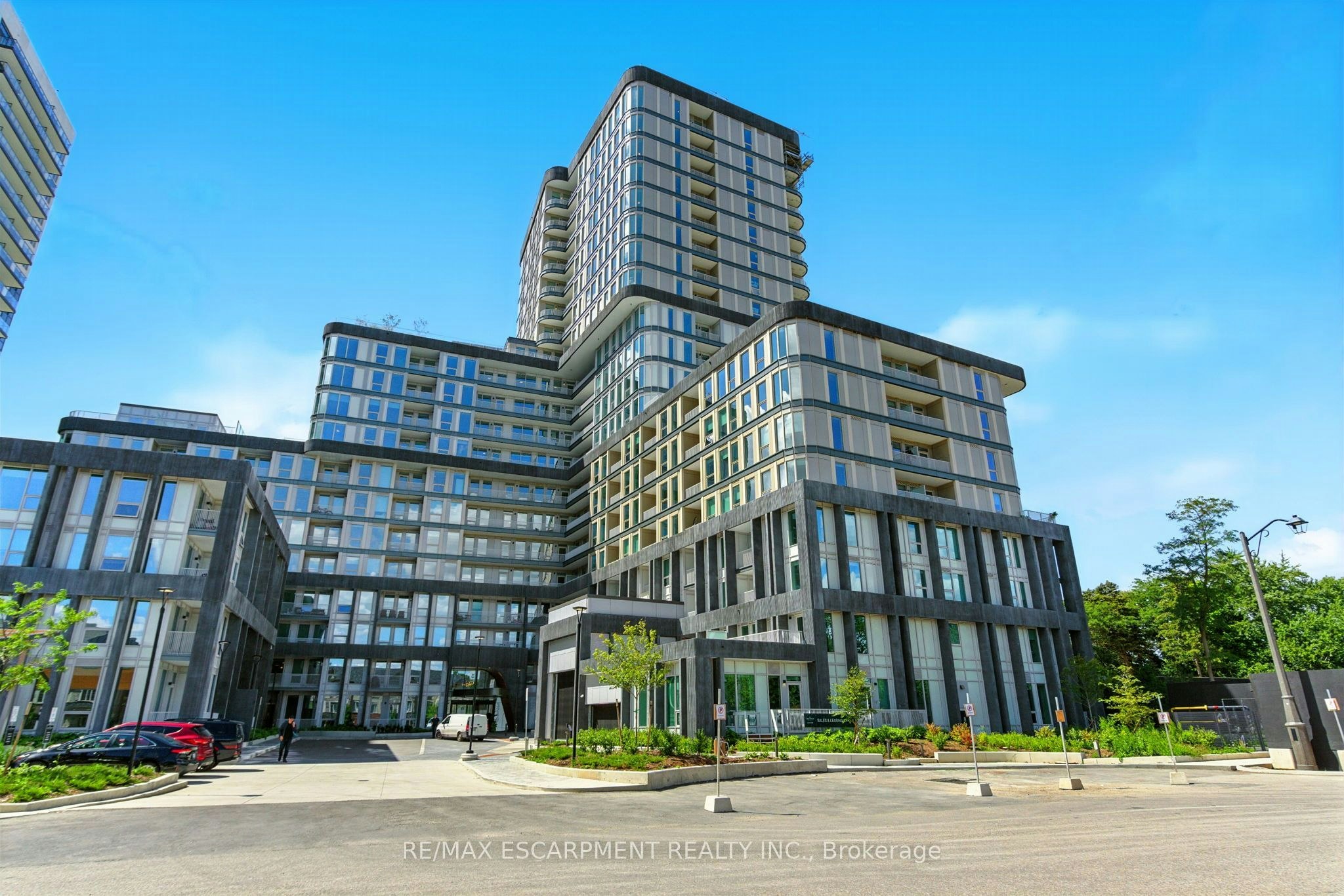 820-3240 William Coltson Avenue, Oakville, ON, L6H 8C8