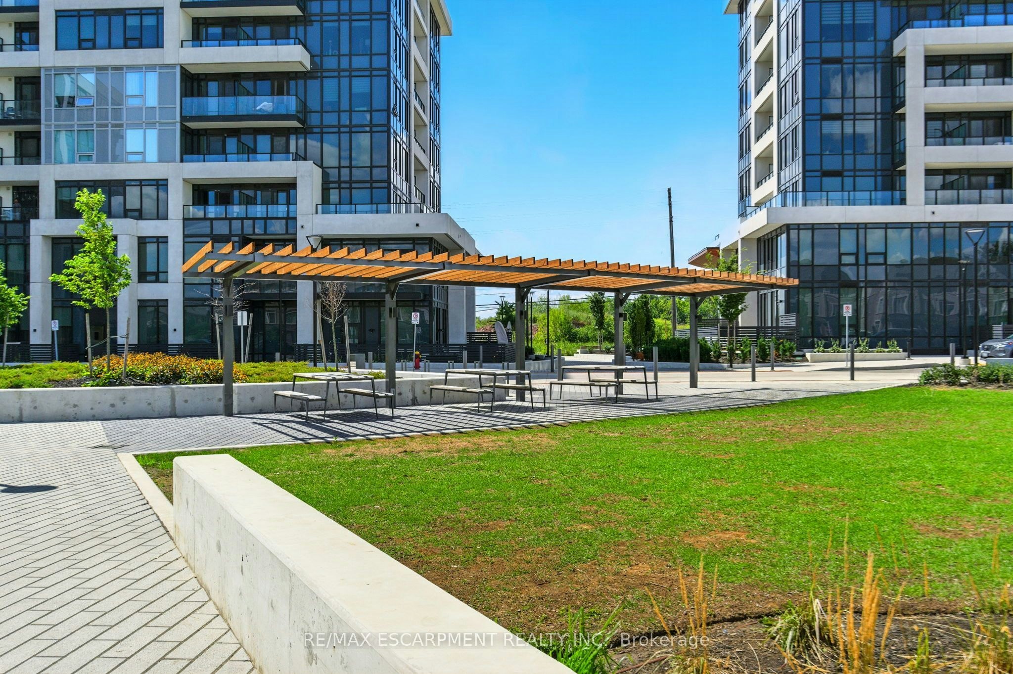 820-3240 William Coltson Avenue, Oakville, ON, L6H 8C8 - 3