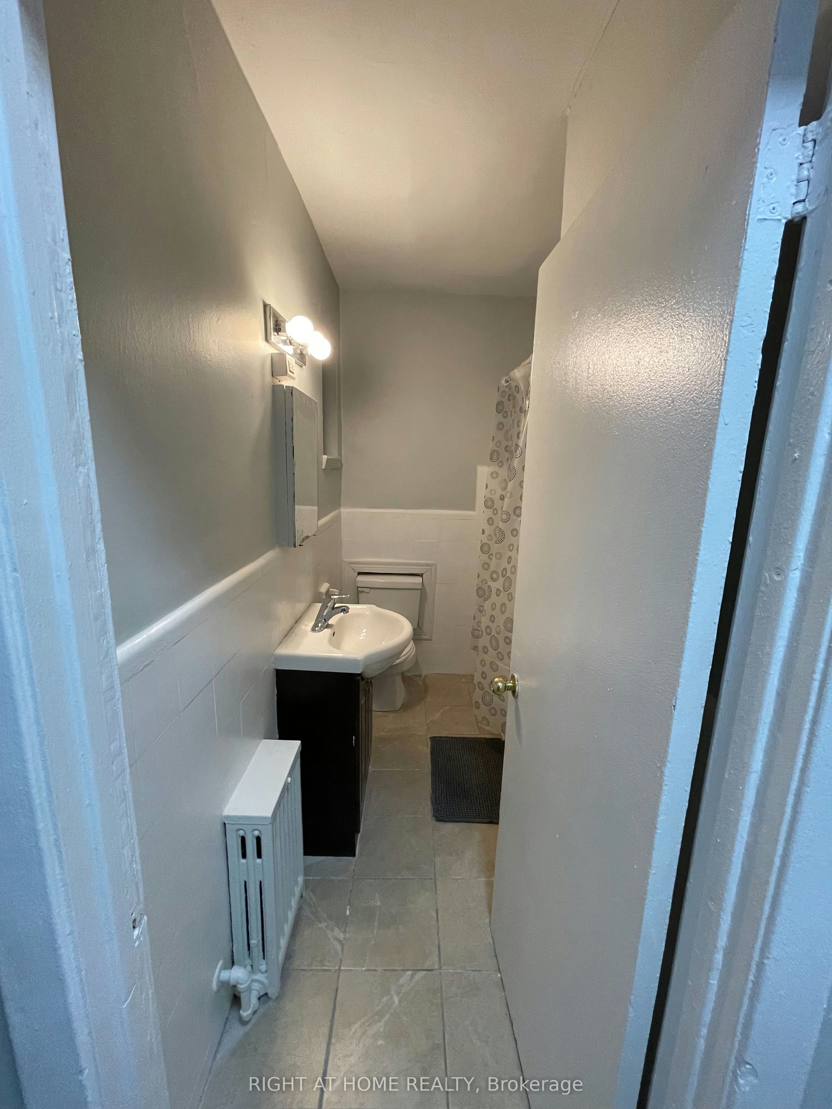 B12-33 Flamborough Drive, Toronto, ON, M6M 2R5 - 10