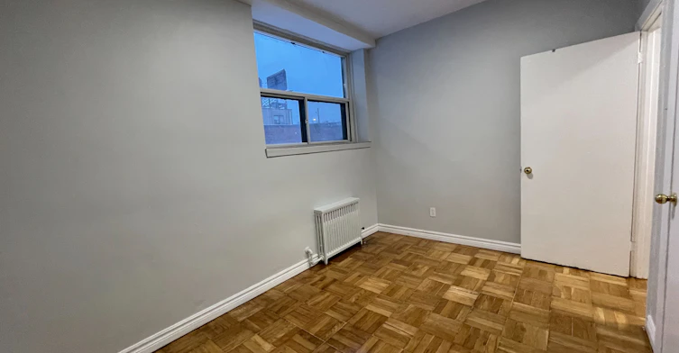 B12-33 Flamborough Drive, Toronto, ON, M6M 2R5 - 7