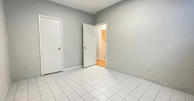 B12-33 Flamborough Drive, Toronto, ON, M6M 2R5 - 9