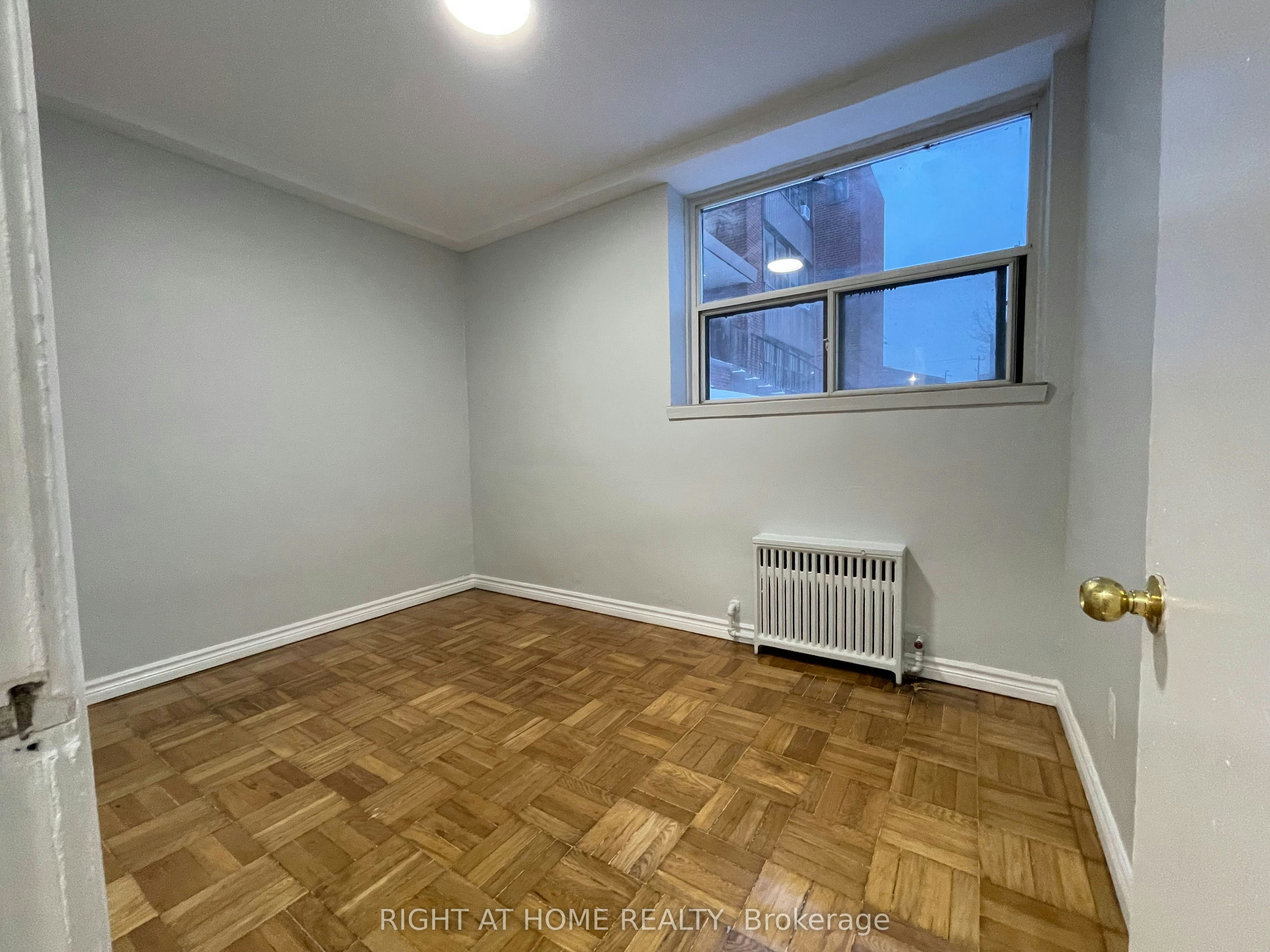 B12-33 Flamborough Drive, Toronto, ON, M6M 2R5 - 6