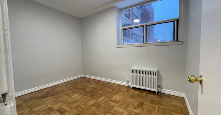 B12-33 Flamborough Drive, Toronto, ON, M6M 2R5 - 6