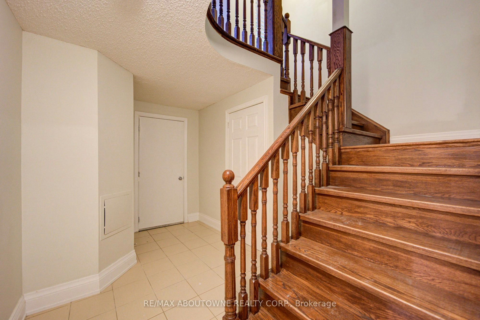2435 Hertfordshire Way, Oakville, ON, L6H 7M8 - 36