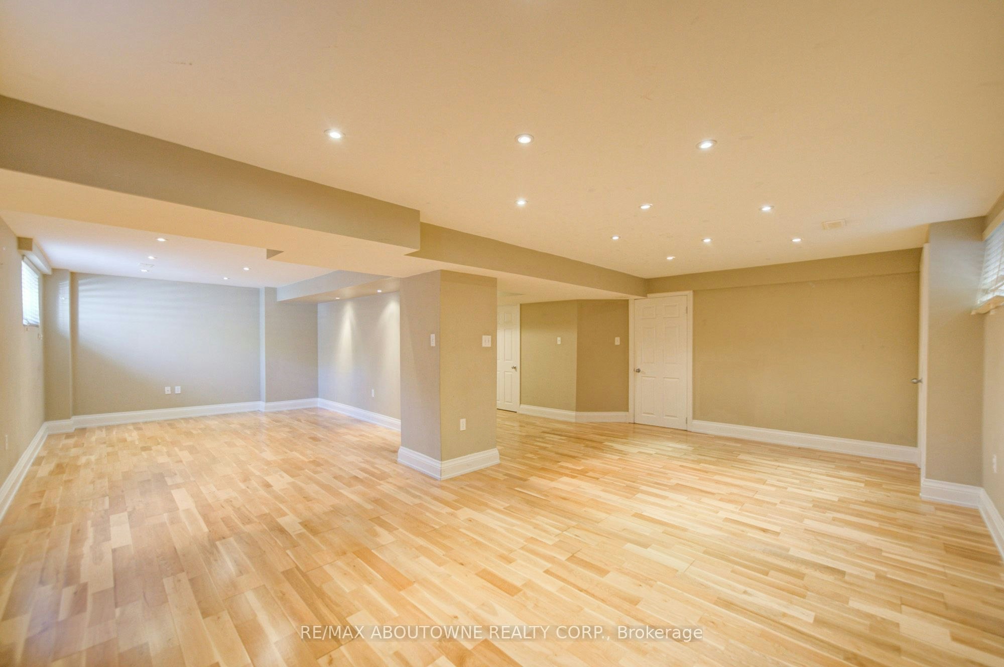 2435 Hertfordshire Way, Oakville, ON, L6H 7M8 - 42