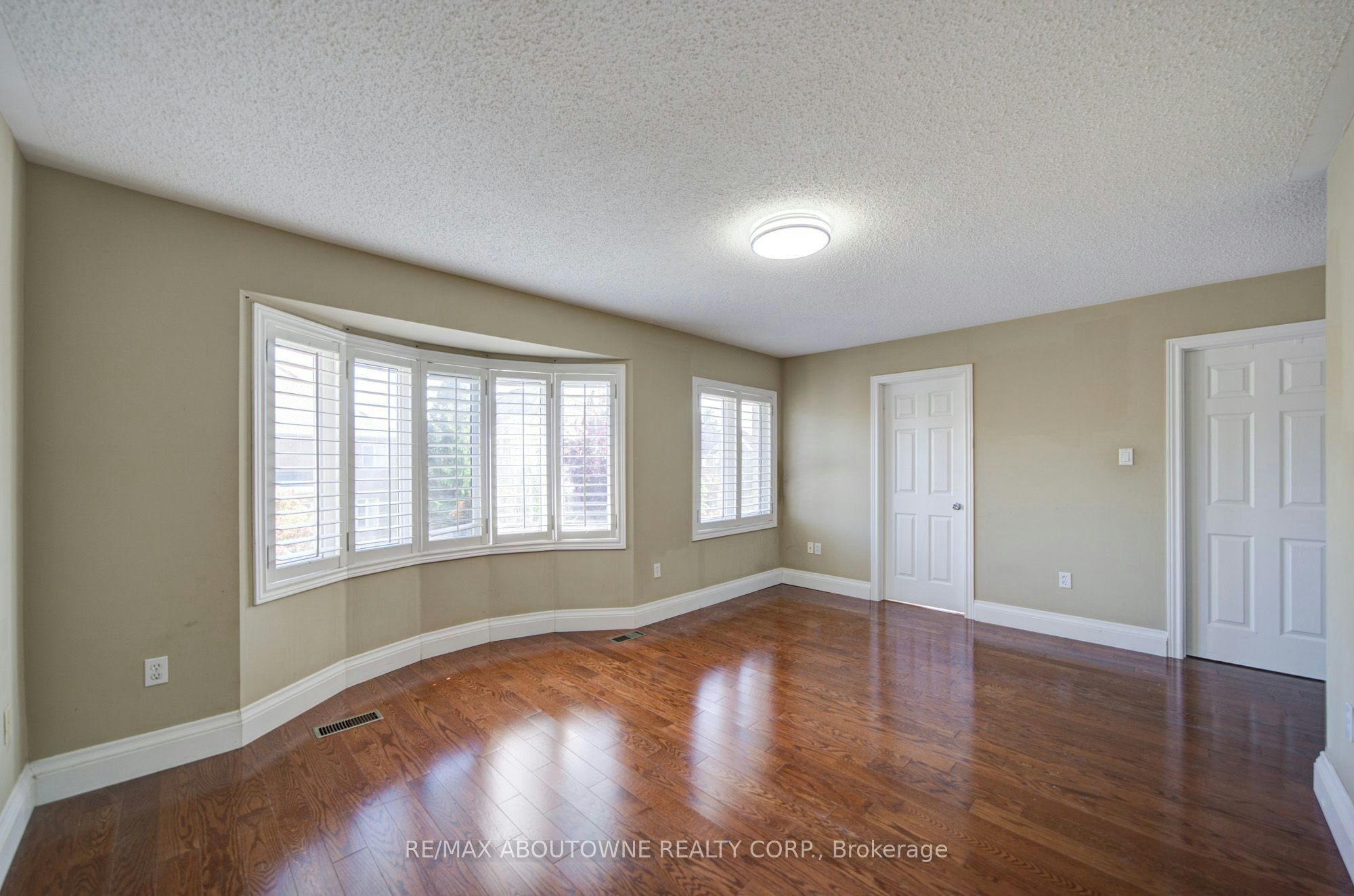 2435 Hertfordshire Way, Oakville, ON, L6H 7M8 - 35