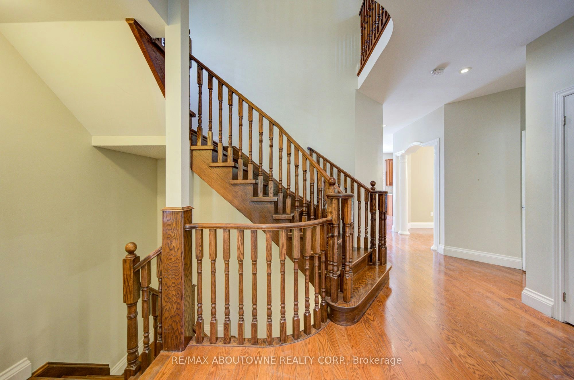 2435 Hertfordshire Way, Oakville, ON, L6H 7M8 - 3