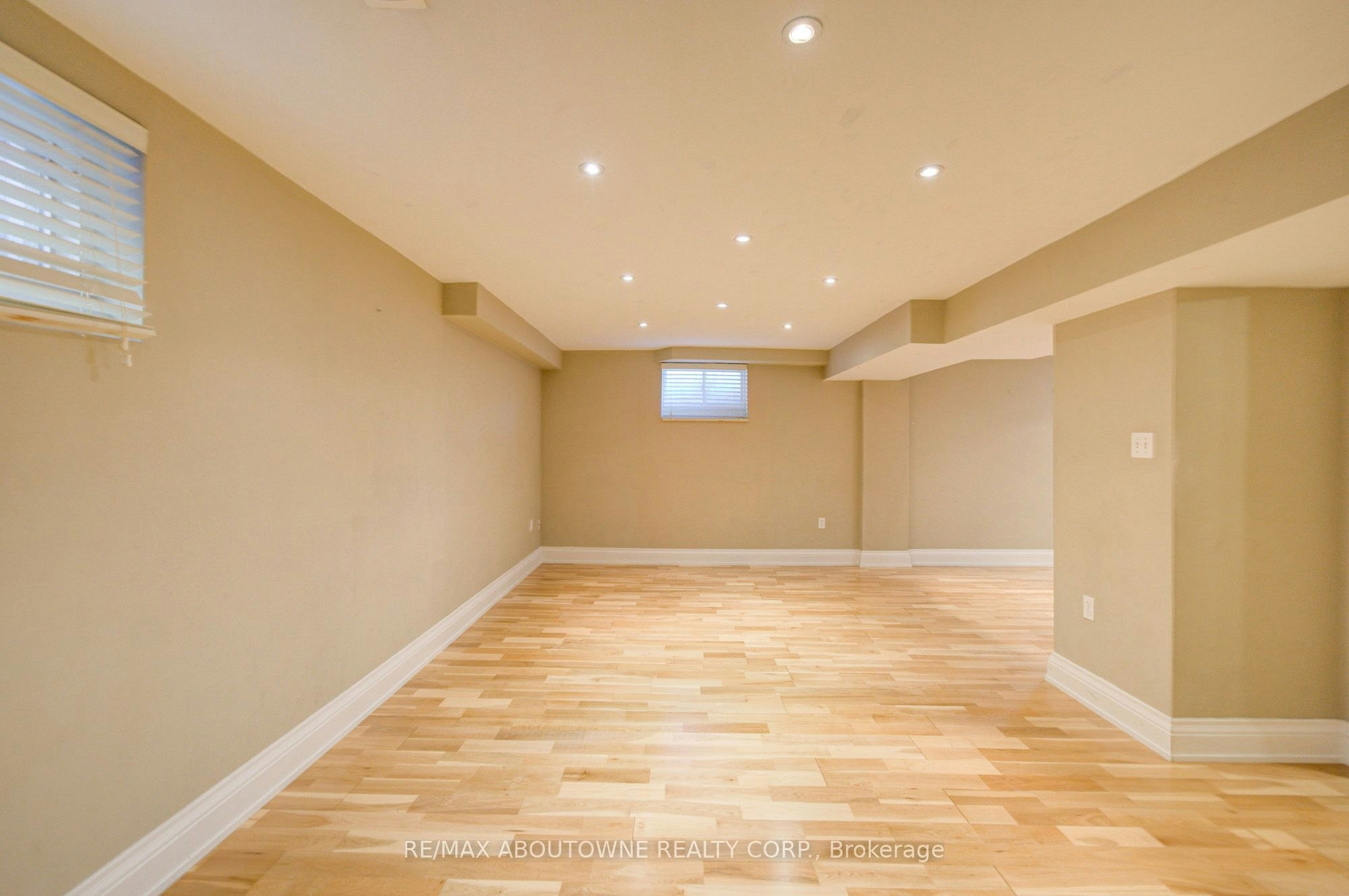 2435 Hertfordshire Way, Oakville, ON, L6H 7M8 - 40