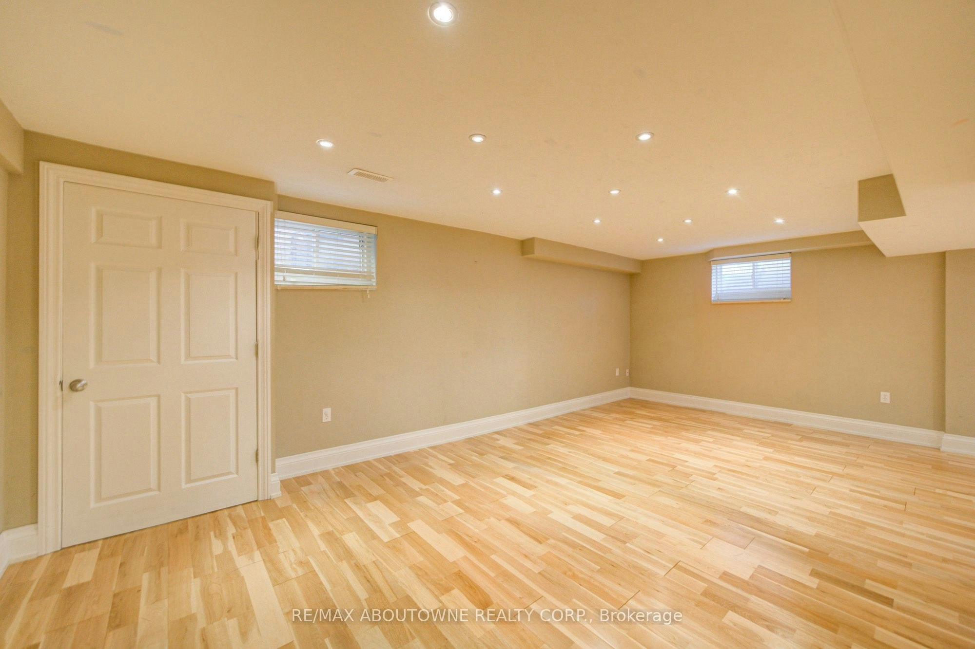2435 Hertfordshire Way, Oakville, ON, L6H 7M8 - 41
