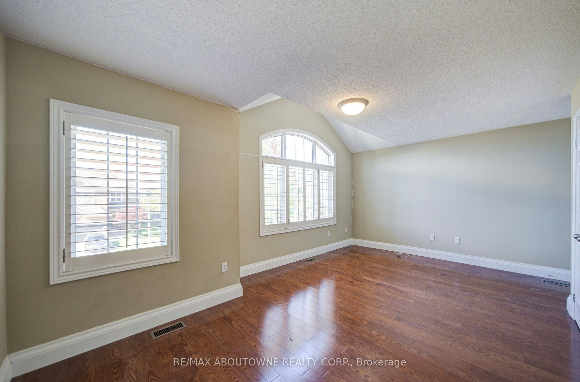 2435 Hertfordshire Way, Oakville, ON, L6H 7M8 - 24