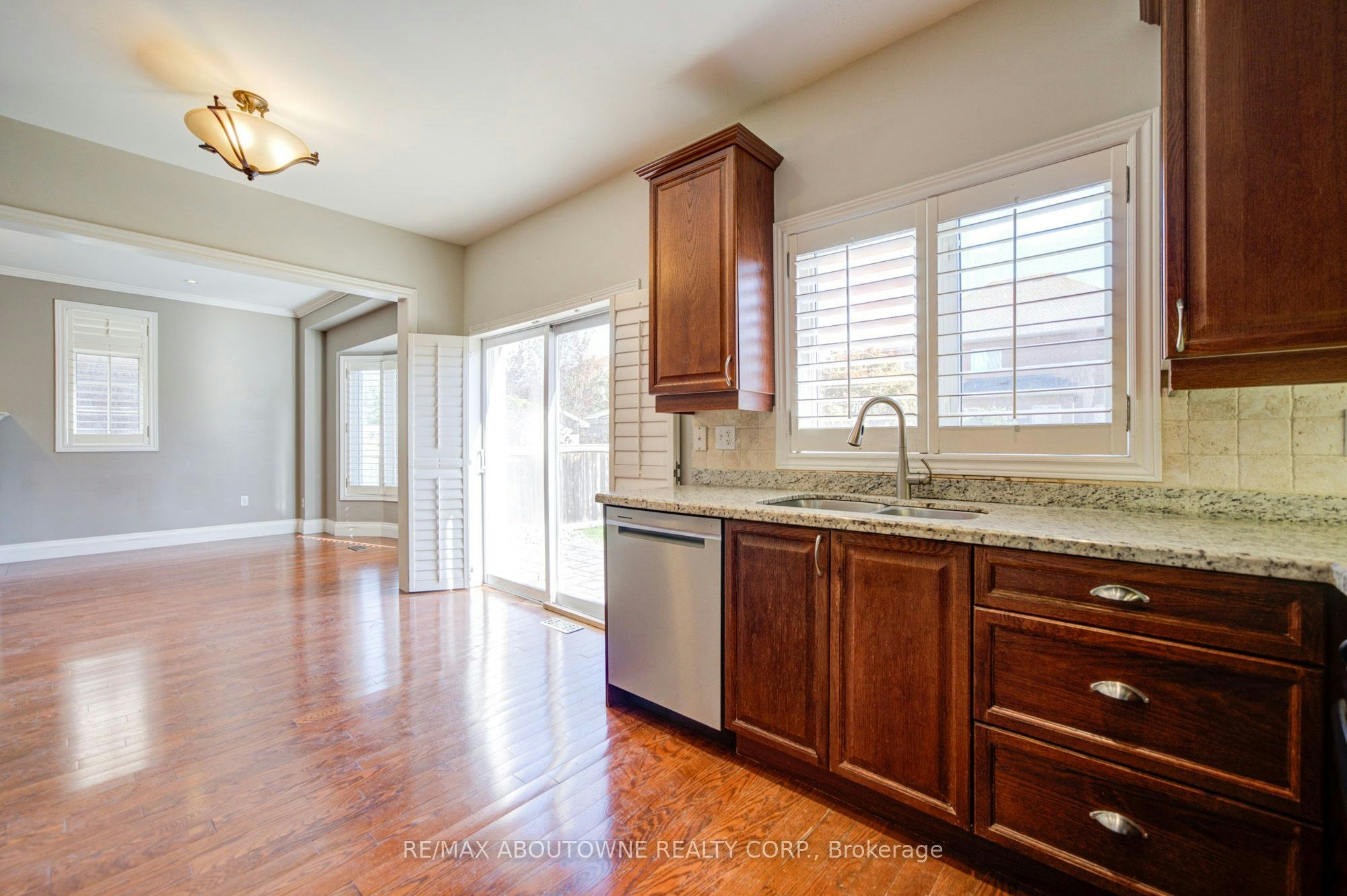 2435 Hertfordshire Way, Oakville, ON, L6H 7M8 - 20