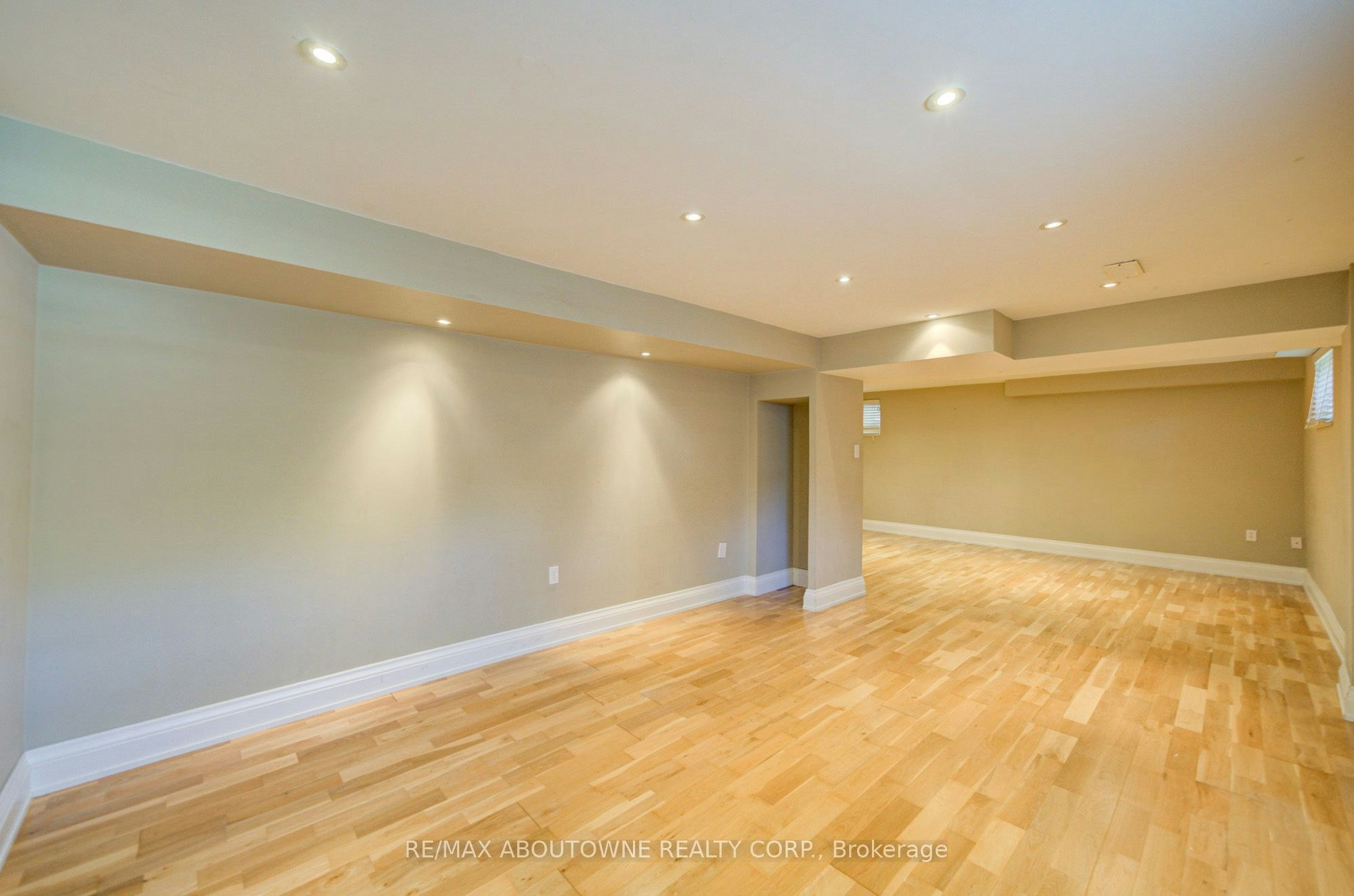 2435 Hertfordshire Way, Oakville, ON, L6H 7M8 - 46