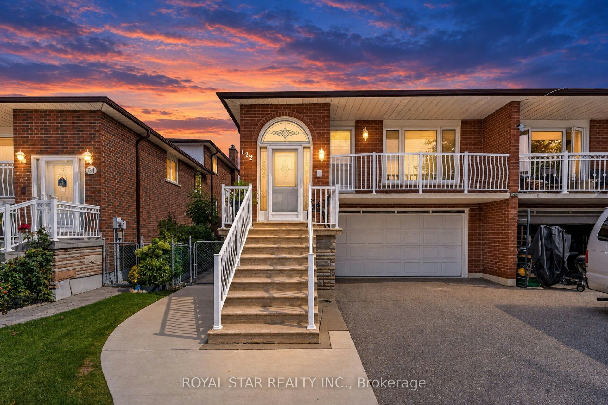 122 Sawmill Road, Toronto, ON, M3L 2K4