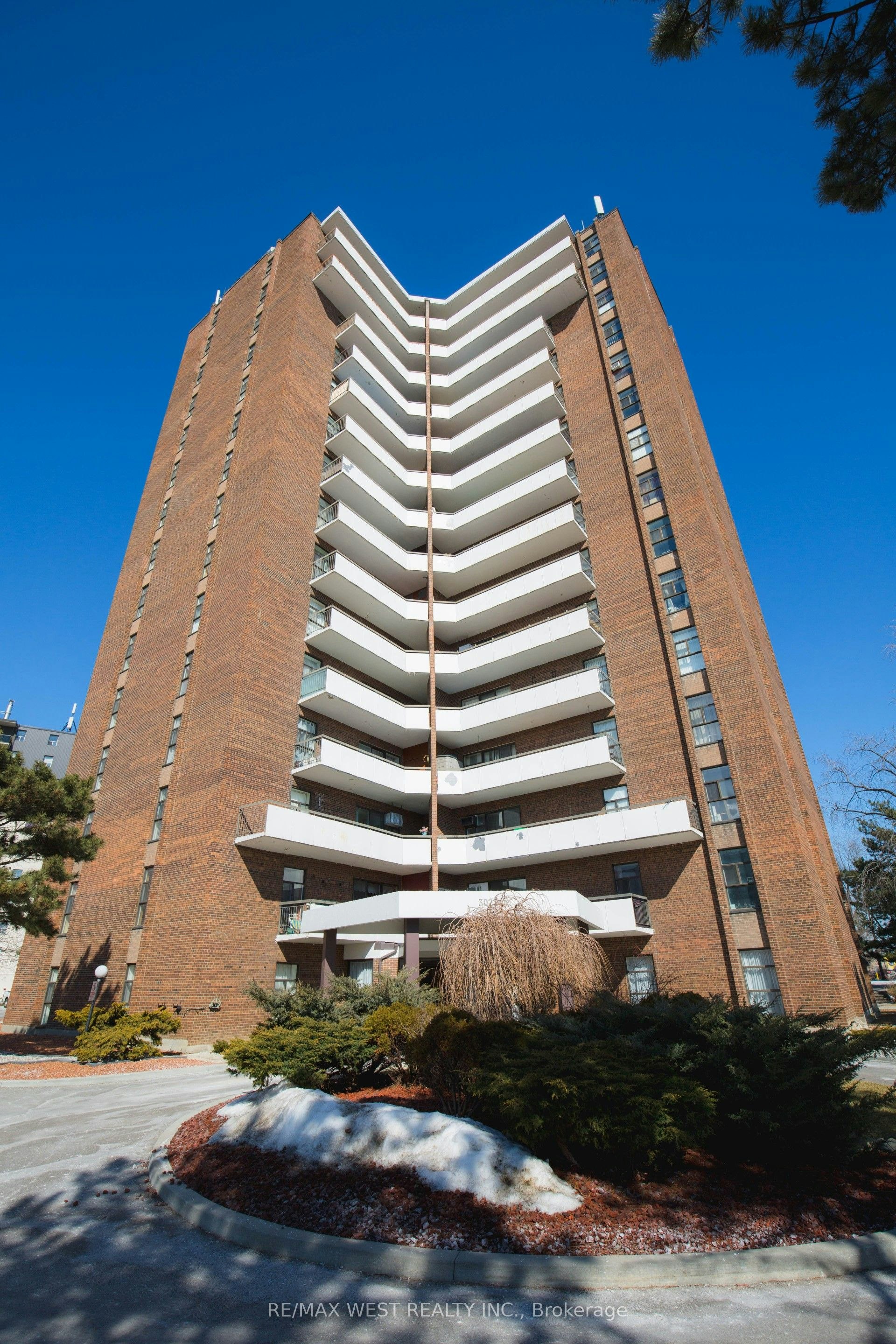 1503-3025 Queen Frederica Drive, Mississauga, ON, L4Y 3A1