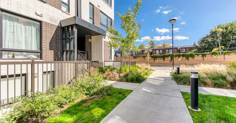 3-40 Ed Clark Gardens Boulevard, Toronto, ON, M6N 0B5 - 3