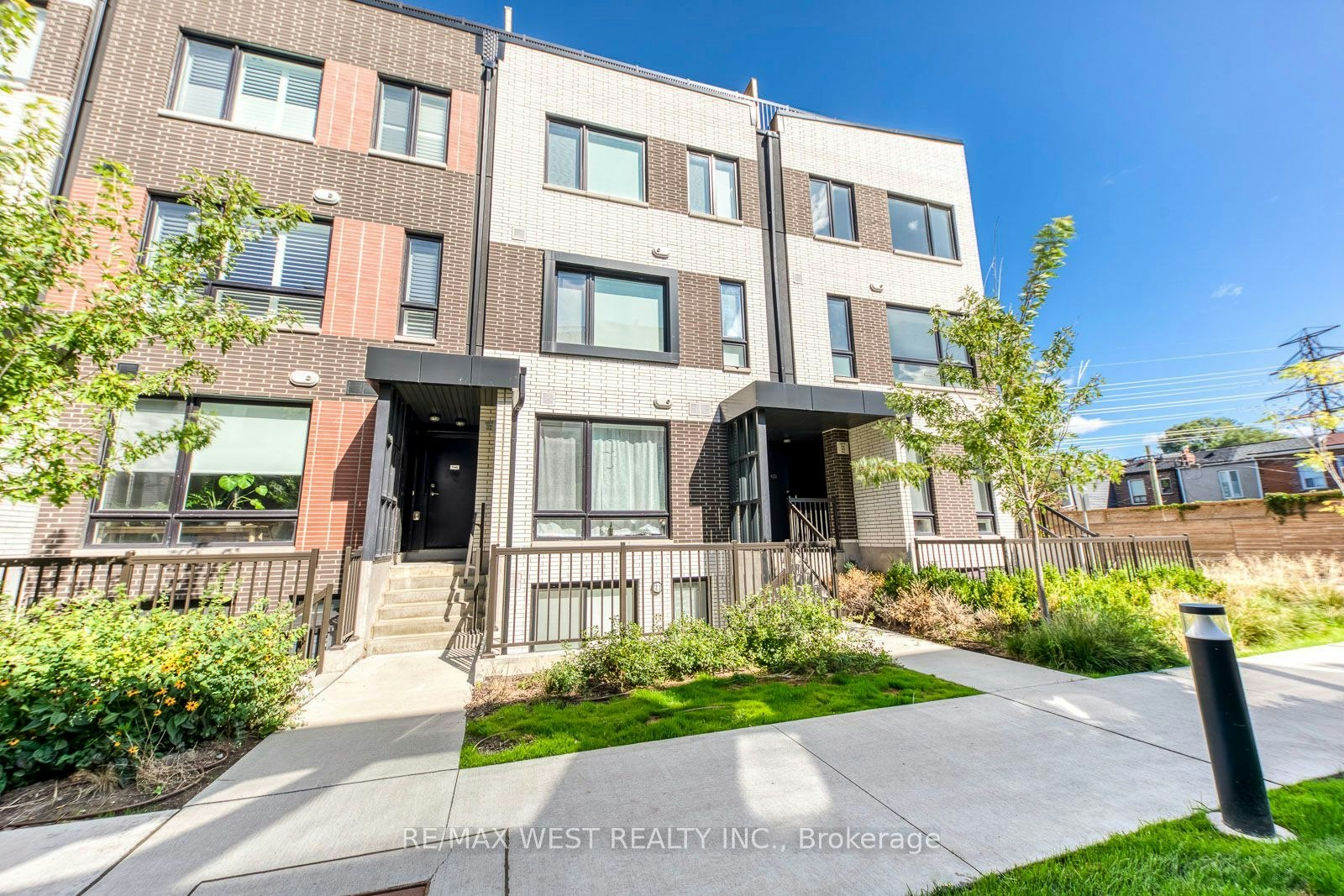 3-40 Ed Clark Gardens Boulevard, Toronto, ON, M6N 0B5 - 2