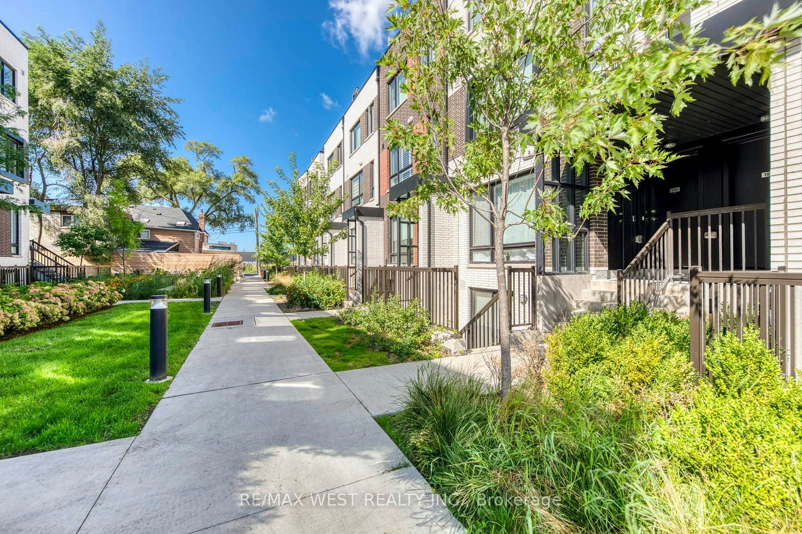 3-40 Ed Clark Gardens Boulevard, Toronto, ON, M6N 0B5 - 4
