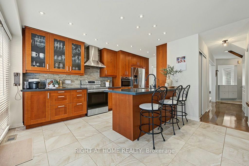 3829 Craighurst Avenue, Mississauga, ON, L5N 6T7