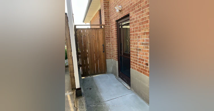 23 Sellmar Road, Toronto, ON, M9P 3E4 - 2