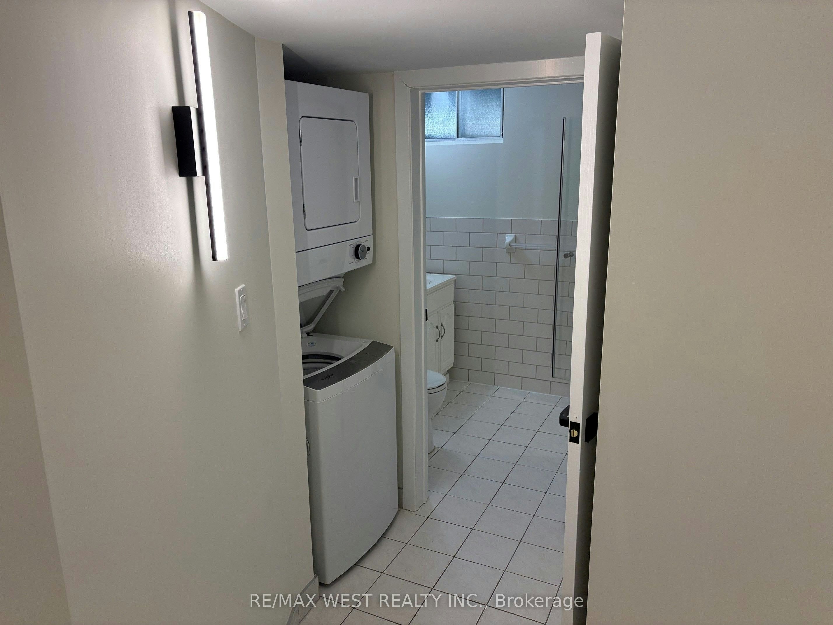 23 Sellmar Road, Toronto, ON, M9P 3E4 - 17