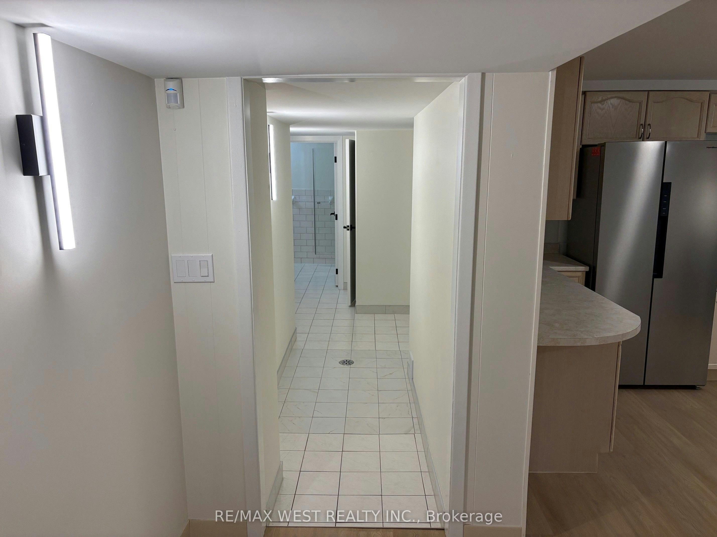 23 Sellmar Road, Toronto, ON, M9P 3E4 - 10
